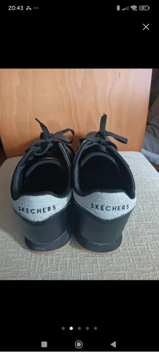 Skechers Piel Negras