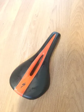 Sillín Specialized Negro/rojo