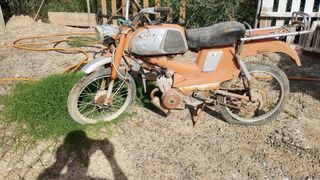 Mobylette Naranja Antigua