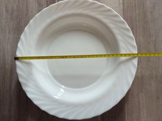 Fuente de servir blanca de porcelana