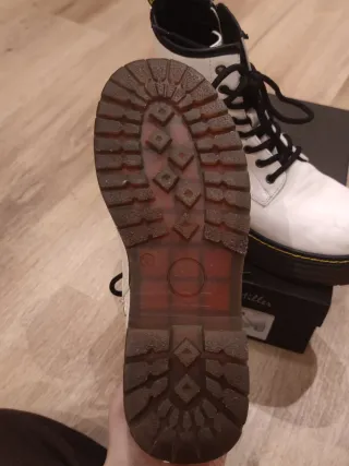 Botas imitación Dr. Martens blancas con plataforma