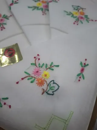 Fazzoletti cotone vintage ricamati