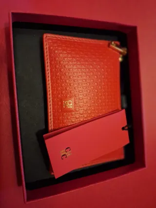 Cartera Carolina Herrera Roja. Impecable.