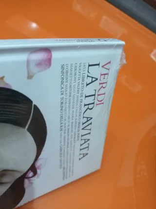 Libreto con DVD La Traviata de Verdi