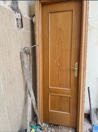 Puerta de madera interior