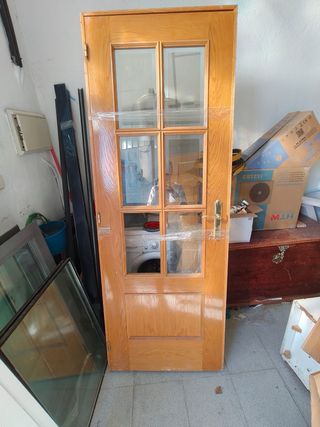 Puertas de madera interior con cristal y sin