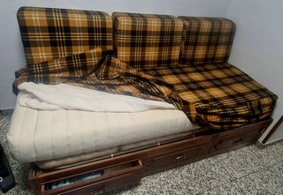 Sofá-cama con colchón látex y cajones