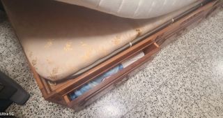 Sofá-cama con colchón látex y cajones