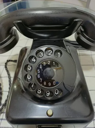 Teléfono antiguo alemán Siemens