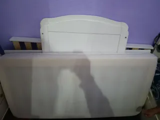 Cuna blanca de madera