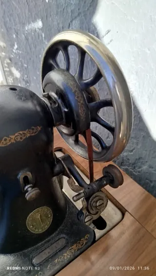 Máquina de coser antigua