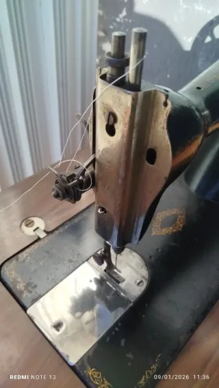 Máquina de coser antigua