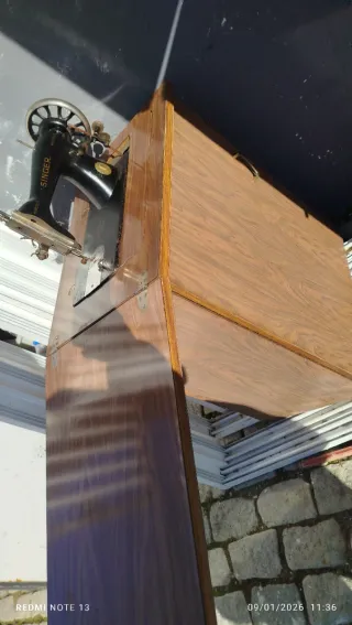 Máquina de coser antigua