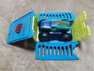 Camión Monster Truck Dinosaurio