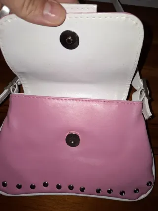 3 bolsos pequeños 5.50 euros.