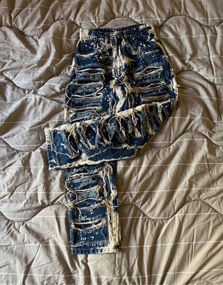 Jeans strappati effetto sbiancato