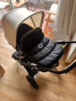 Bugaboo Fox 2022 Negro/Blanco