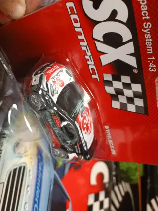 Scalextric Compact 1/43 Coche Rally Abu Dhabi