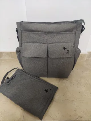 Bolso y cambiador bebé gris estrellas