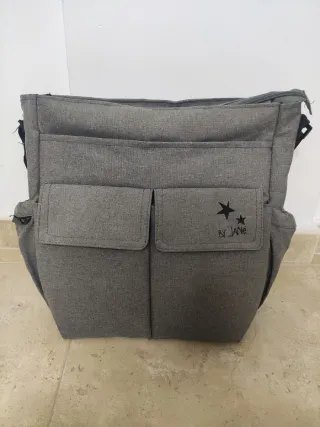 Bolso y cambiador bebé gris estrellas