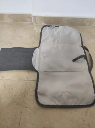 Bolso y cambiador bebé gris estrellas