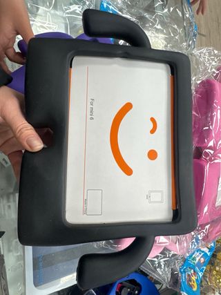 Custodia iPad Mini 6 Rossa con Faccina Sorridente