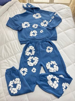 Tuta donna blu con stampa floreale