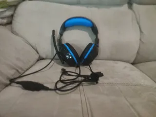 Cascos gaming negros y azules