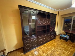 Regalo armario de madera y cristal