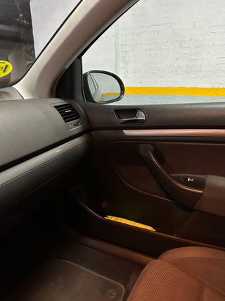 Volkswagen Golf 2004