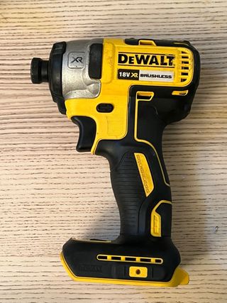 Atornillador de Impacto Dewalt 18V XR Brushless