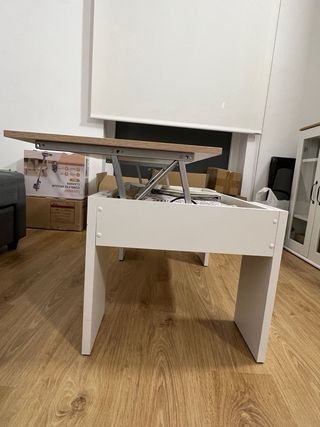 Mesa elevable de madera y blanco