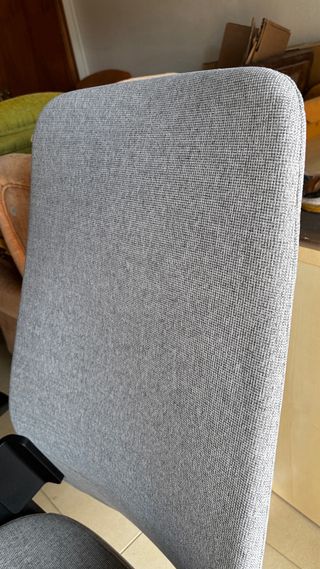 Silla de oficina ergonómica gris