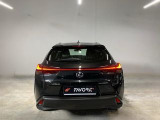 Lexus UX 2021