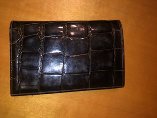 Cartera de piel efecto cocodrilo