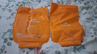 Mangüitos de natación Nabaiji naranjas