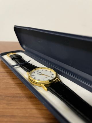 Reloj Dema Dorado y Negro