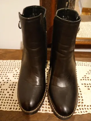 Botines negros talla 38