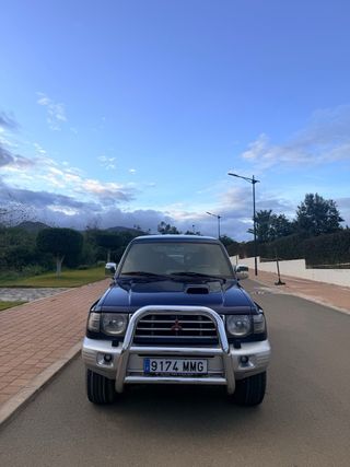 Mitsubishi Pajero GLS 2000