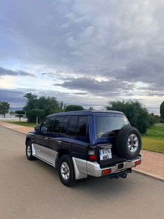 Mitsubishi Pajero GLS 2000