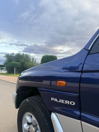 Mitsubishi Pajero GLS 2000