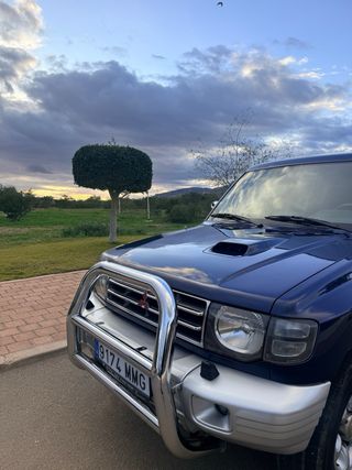 Mitsubishi Pajero GLS 2000