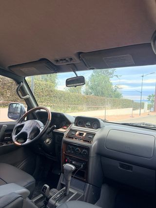 Mitsubishi Pajero GLS 2000