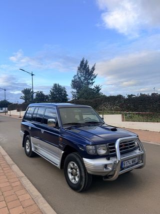 Mitsubishi Pajero GLS 2000