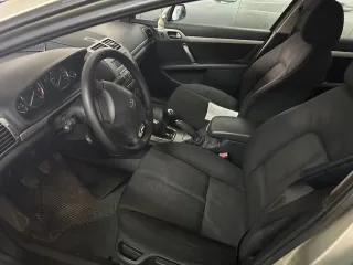 Peugeot 407, año 2006.