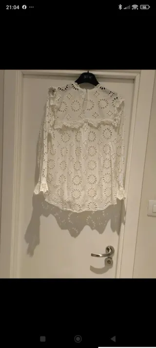 Blusa Zara bordada blanca