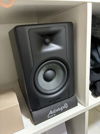 Monitores Audioengine Negro/Rosa