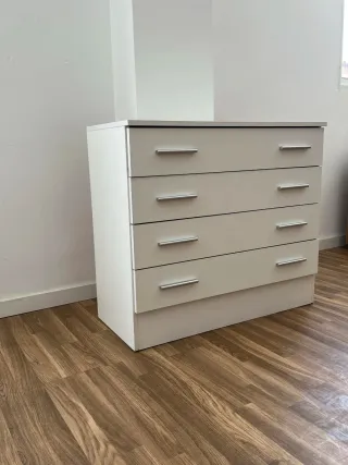 Cómoda 4 cajones