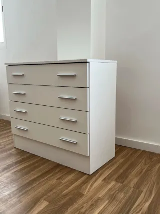 Cómoda 4 cajones