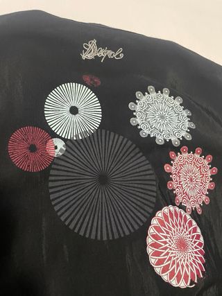 Blusa marca DESIGUAL